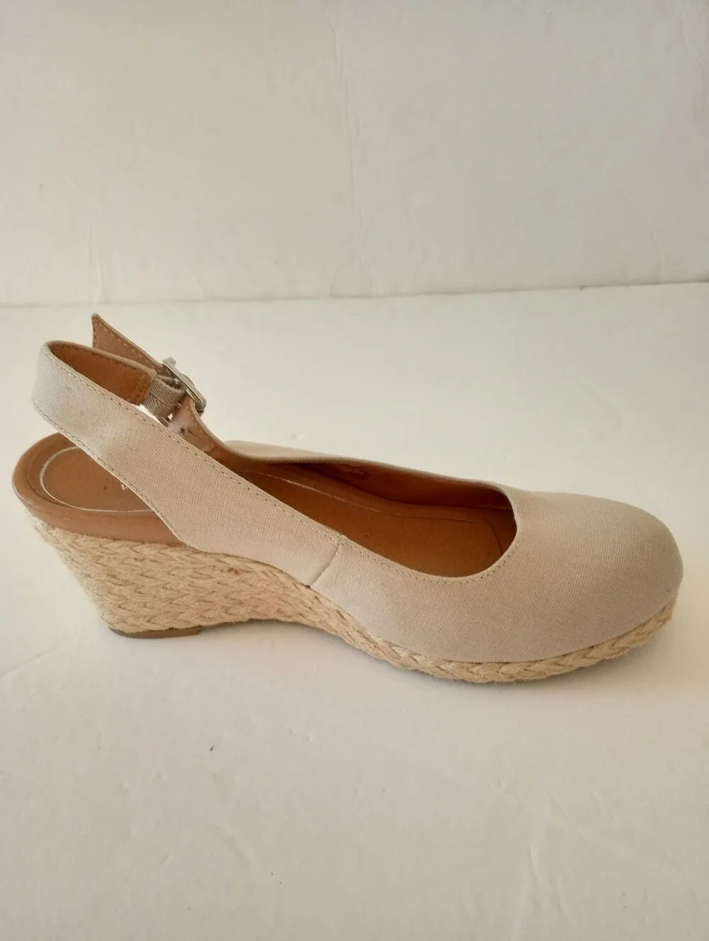 Vionic 'Carolina' Canvas Slingback In Oat Sz 6
